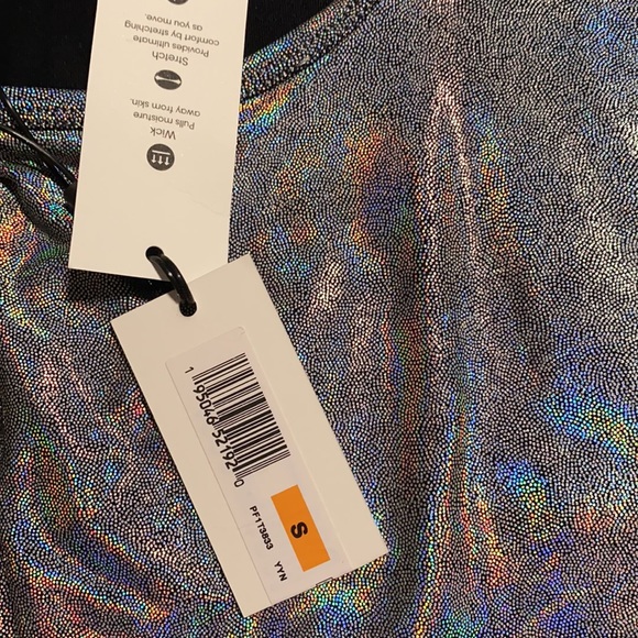 Calvin Klein Holographic crop top - Picture 4 of 4